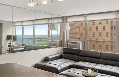 1 Bedroom Lakeview Apartment