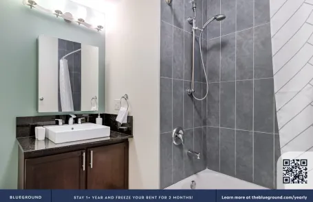 Studio Chicago Loop Apartment
