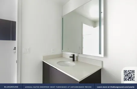 Studio Fulton Market Apartment