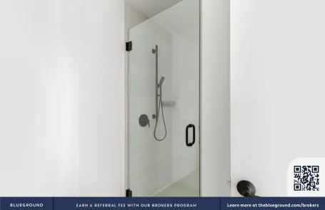 Studio Fulton Market Apartment