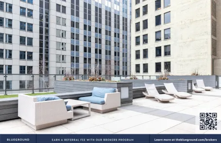 Studio Chicago Loop Apartment