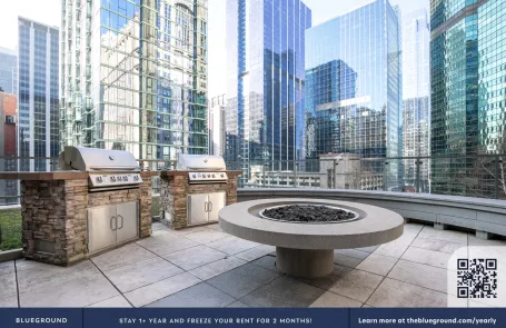 Studio Chicago Loop Apartment
