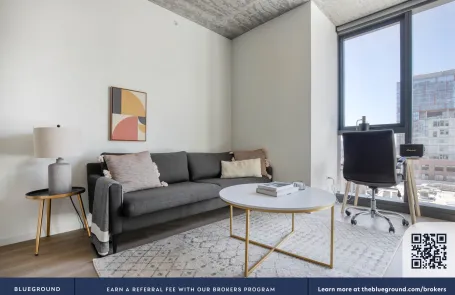 1 Bedroom West Loop Apartment