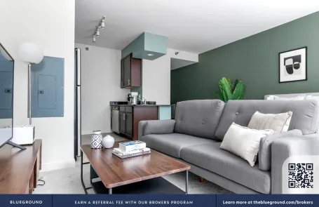 Studio Chicago Loop Apartment