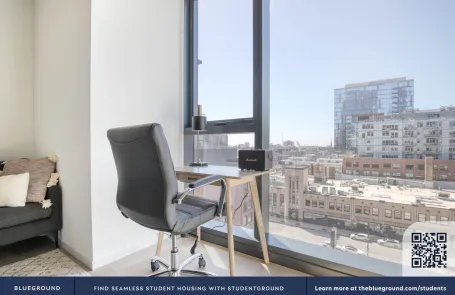1 Bedroom West Loop Apartment