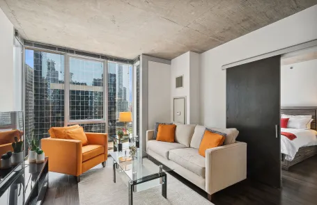 1 Bedroom Chicago Loop Apartment
