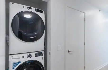 2 Bedroom Lincoln Park Apartment