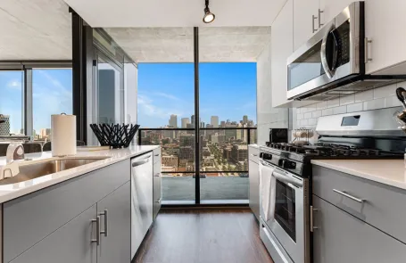 2 Bedroom West Loop Apartment