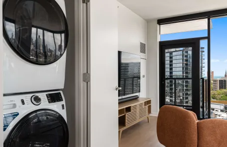 2 Bedroom Lincoln Park Apartment