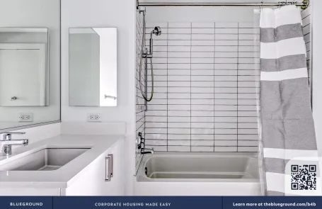 1 Bedroom West Loop Apartment