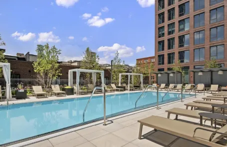 3 Bedroom West Loop Apartment