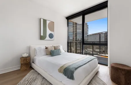 2 Bedroom Lincoln Park Apartment