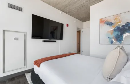 2 Bedroom West Loop Apartment