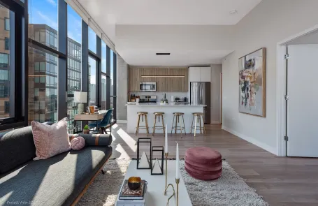 1 Bedroom Old Irving Park Apartment