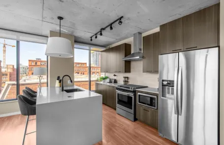 3 Bedroom West Loop Apartment