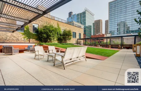 1 Bedroom West Loop Apartment
