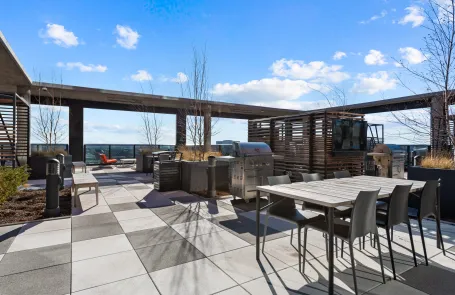 2 Bedroom West Loop Apartment