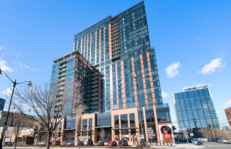 2 Bedroom West Loop Apartment