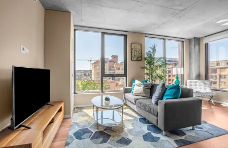 3 Bedroom West Loop Apartment