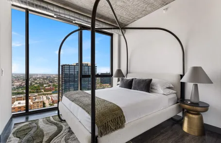 2 Bedroom West Loop Apartment