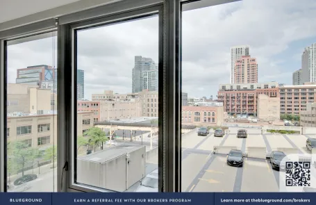 1 Bedroom West Loop Apartment