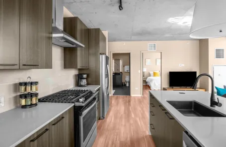 3 Bedroom West Loop Apartment