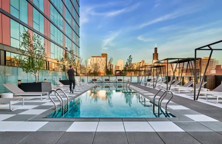 2 Bedroom West Loop Apartment
