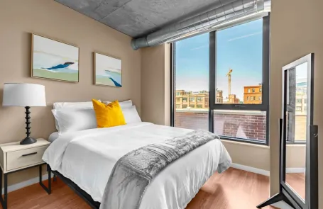 3 Bedroom West Loop Apartment