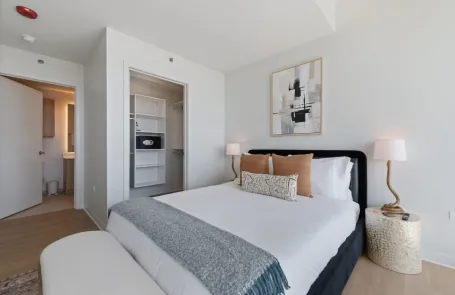 2 Bedroom Lincoln Park Apartment