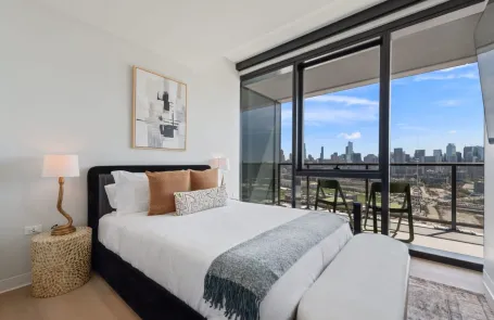 2 Bedroom Lincoln Park Apartment
