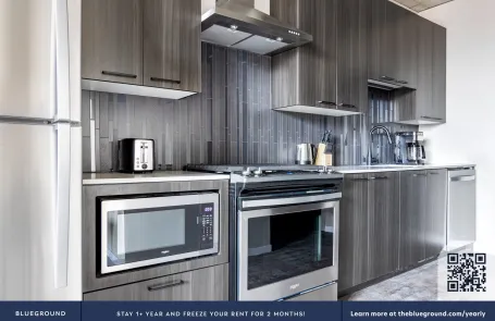 1 Bedroom West Loop Apartment