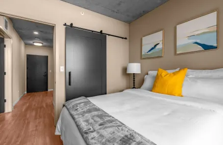 3 Bedroom West Loop Apartment