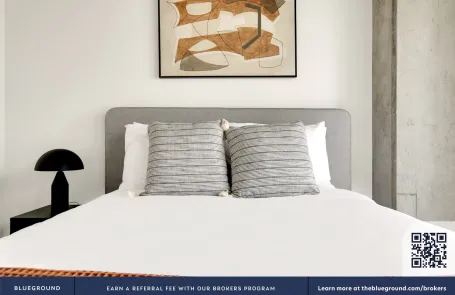 1 Bedroom West Loop Apartment