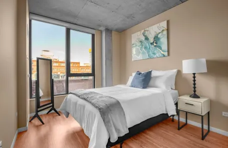 3 Bedroom West Loop Apartment