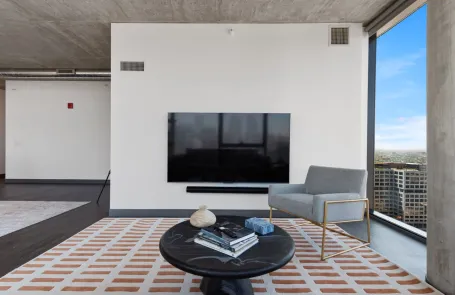 2 Bedroom West Loop Apartment