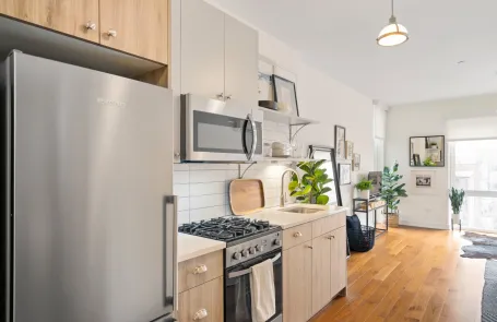 Studio-1 Bedroom Uptown Apartment