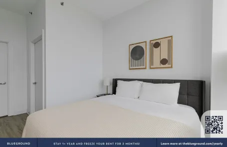 2 Bedroom West Loop Apartment
