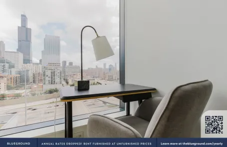 2 Bedroom West Loop Apartment