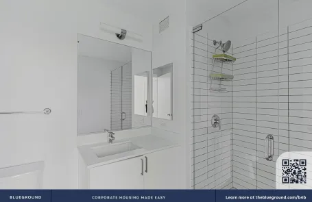 2 Bedroom West Loop Apartment