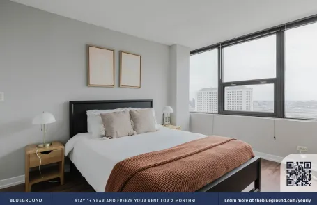 2 Bedroom South Loop Apartment