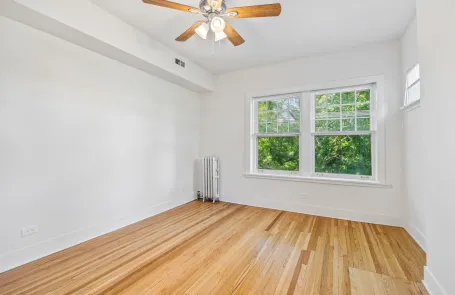 4 Bedroom Evanston Apartment