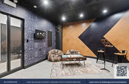 2 Bedroom South Loop Apartment