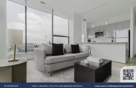 2 Bedroom West Loop Apartment