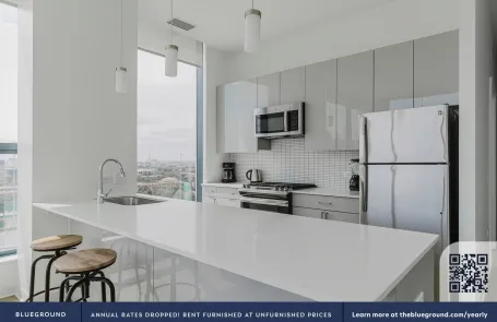 2 Bedroom West Loop Apartment