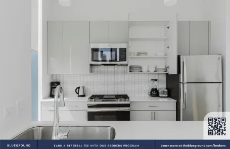 2 Bedroom West Loop Apartment