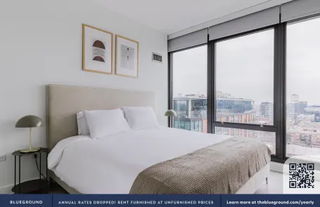 2 Bedroom West Loop Apartment