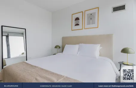 2 Bedroom West Loop Apartment