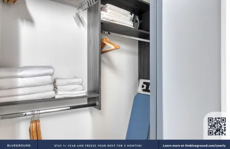 1 Bedroom Lincoln Park Apartment