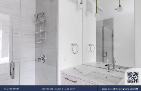 2 Bedroom West Loop Apartment