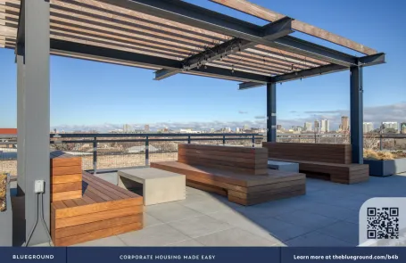 1 Bedroom Lincoln Park Apartment